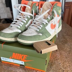 Nike Jordan 1 high top. Celadon. OG Craft. Minimal use